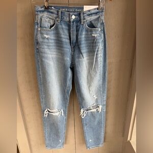 New with tags American Eagle Mom Jeans Distressed Size 0
